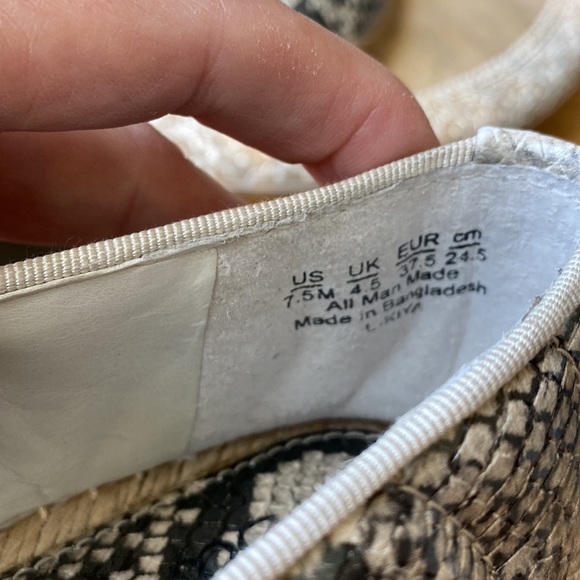 Franco Sarto Snake Pattern Espadrilles Size 7.5
Kiya - Picture 5 of 10
